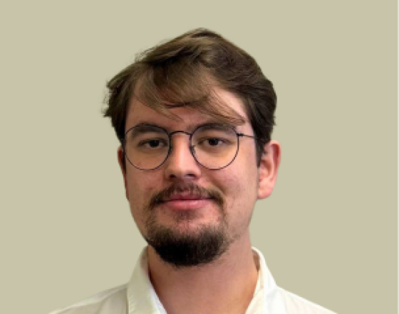 Аксьонов Михайло 